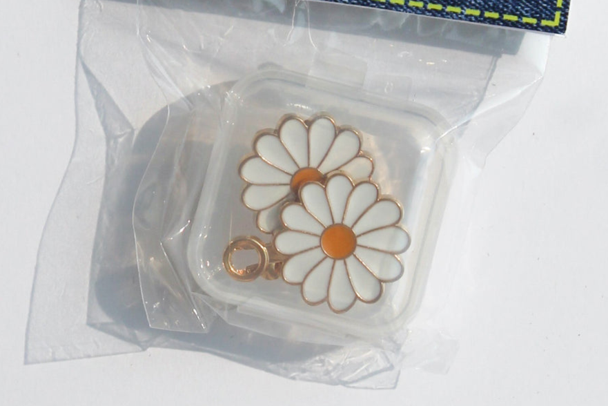 Daisy Waist Knots